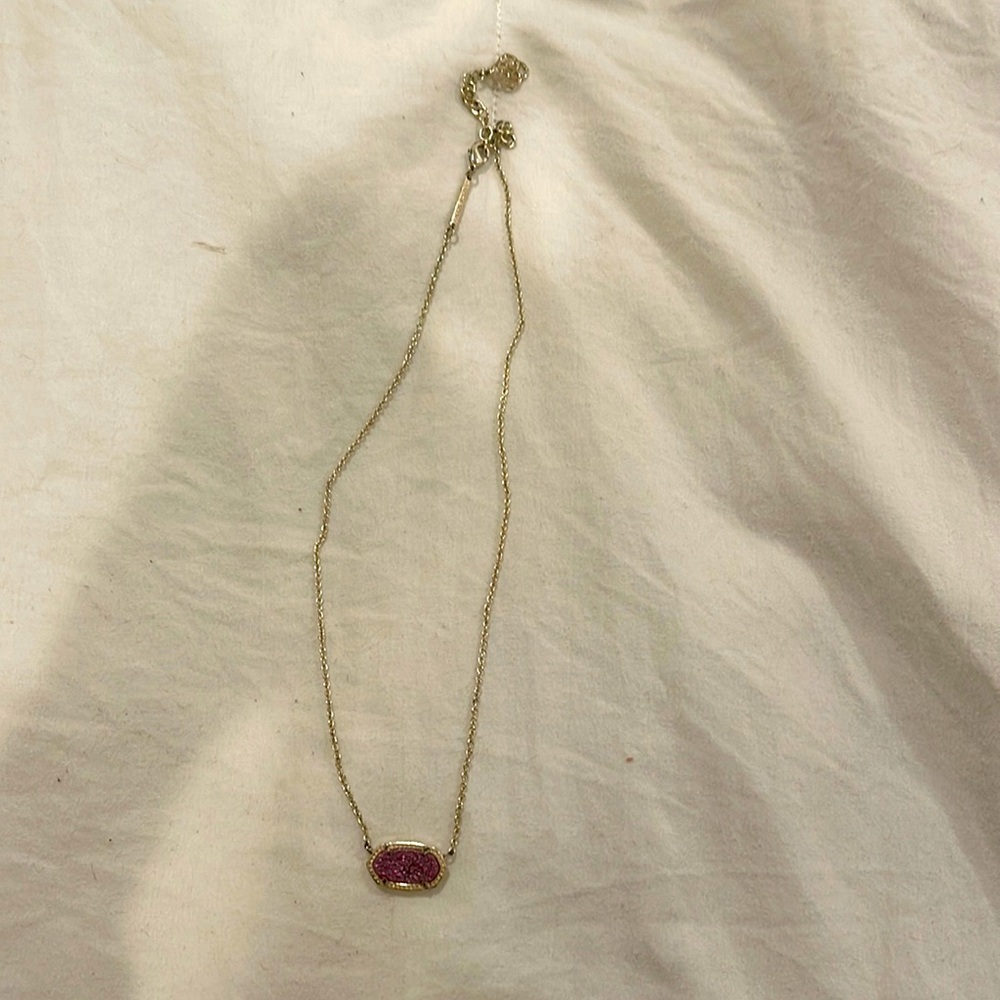 Kendra Scott necklace